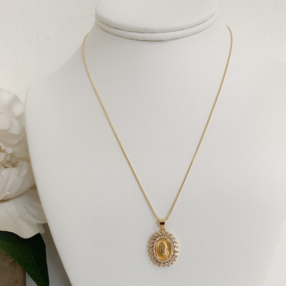 🎉HP🎉Virgin Mary Necklace | 18k Gold Filled - Picture 3 of 6